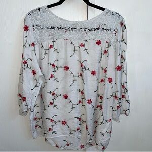 Kindred Plus  1X Top White Red Floral Embroidered Blouse Peasant Boho Lagenlook